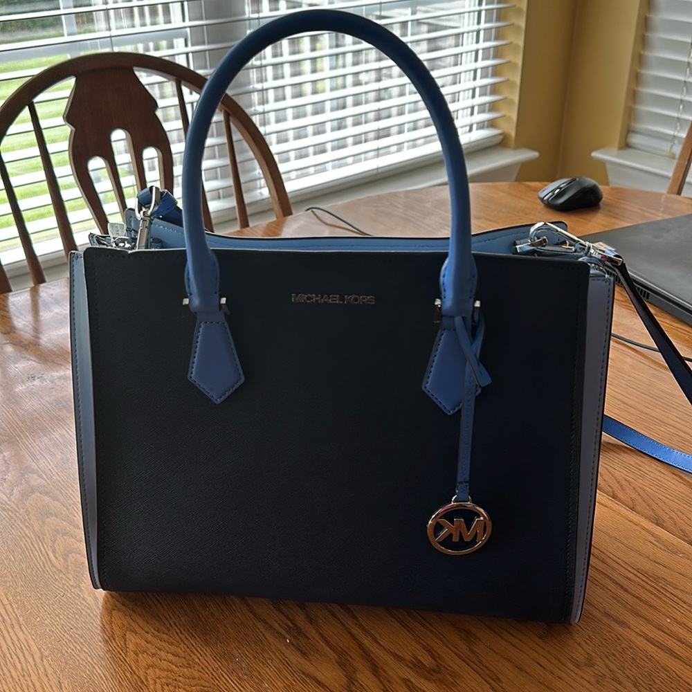 Michael Kors purse. Only used a few times. Navy blue and cobalt blue.